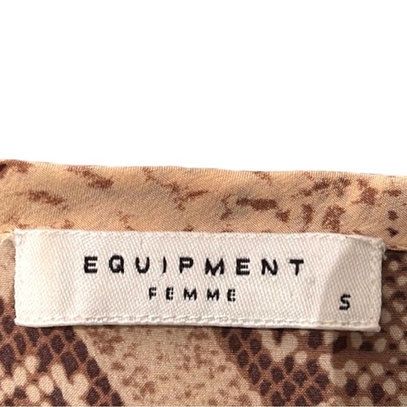 𝅺Equipment Femme Riley 100% Silk Python Print Blouse - Picture 9 of 10